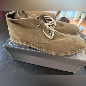 Crown Vintage Suede Chukka Boots